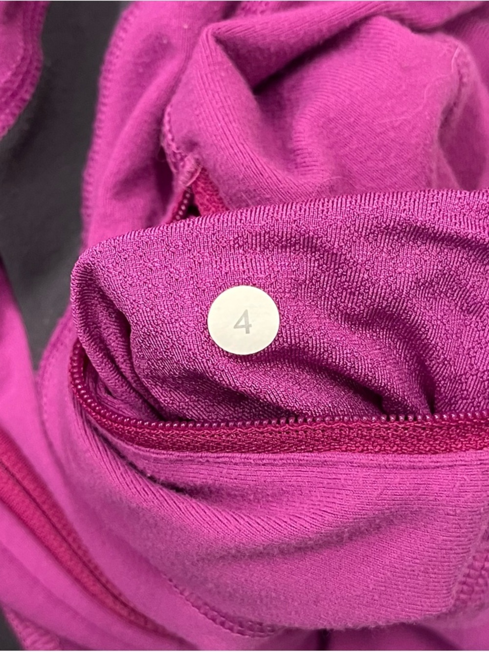 🚴🏼♀️ Lululemon In Stride Jacket~Women’s Sz 4~Fuchsia w/ Large Black Logo - Picture 11 of 12